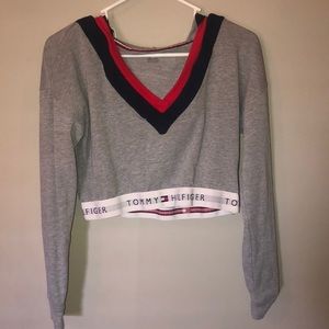 Tommy Hilfiger cropped sweatshirt
